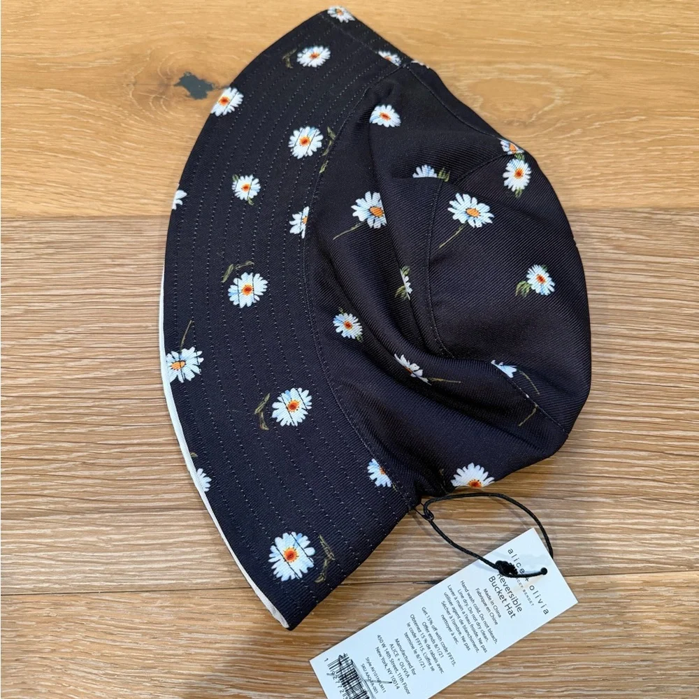 Alice and Olivia • Daisy Reversible Bucket Hat